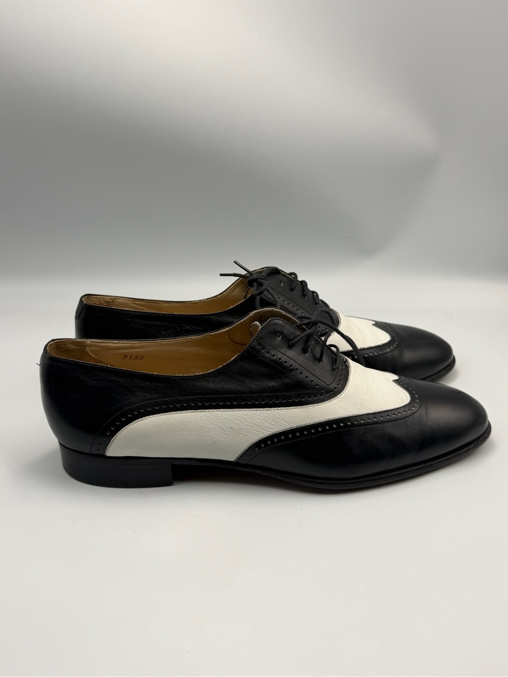 Men's vintage neiman marcus Black and white Leather Derby Oxfords size 10
